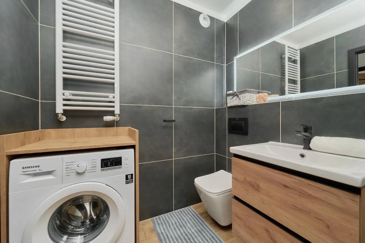 Apartment With 2 Bedrooms & Parking Wroclaw By Noclegi Renters