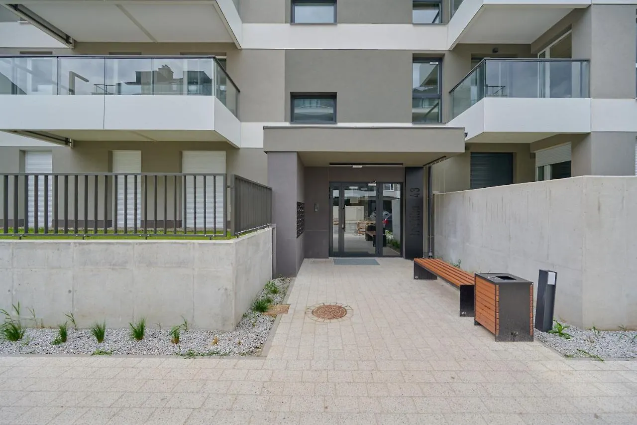 Apartment With 2 Bedrooms & Parking Wroclaw By Noclegi Renters 0*,
